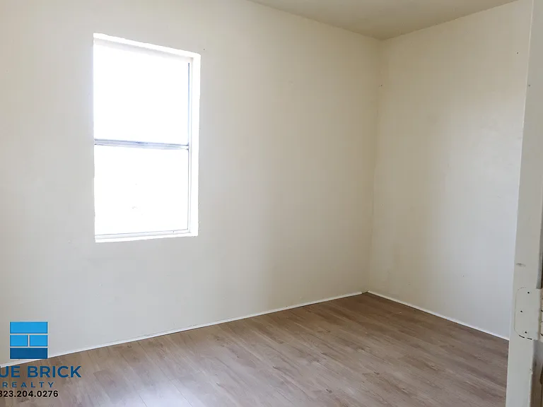 1401 W 53rd St — Photo 13