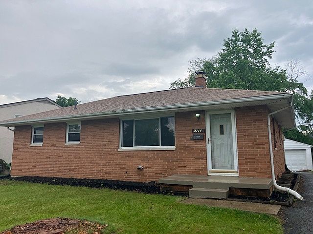 1st image of 2714 Queensway Dr