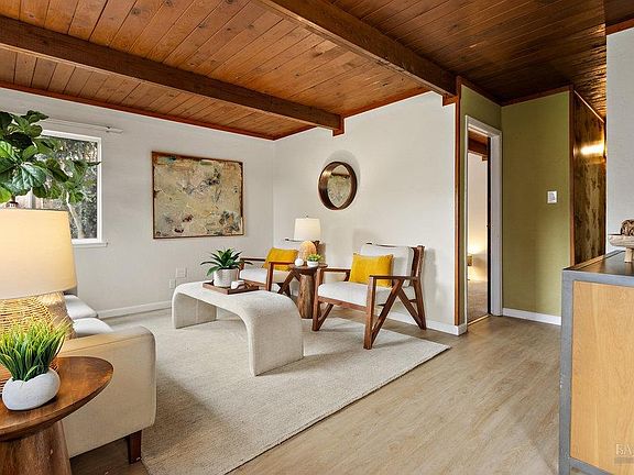 2nd image of 850 Sunnyview Drive