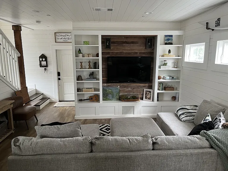 3147 Sophie Ln — Photo 4