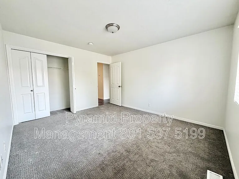 3178 S 945 E #B — Photo 8