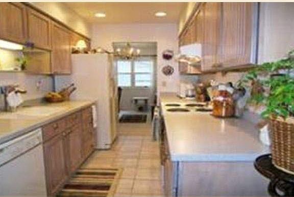 2nd image of 1376 B MCNALLY Drive
