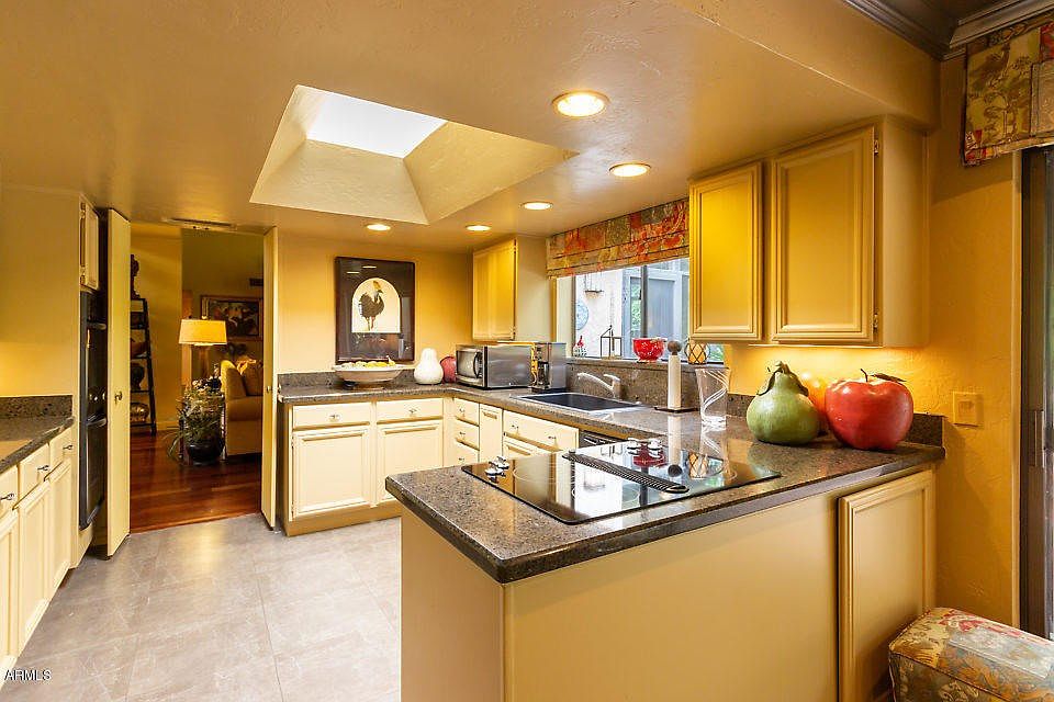 Kitchen (1)-SMALL