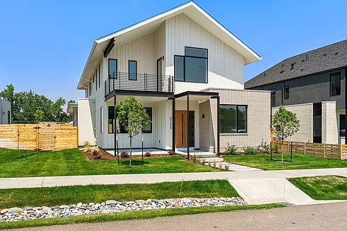2155 Vine Ave Photo 1