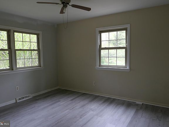 4th image of 1 Hillcrest Dr