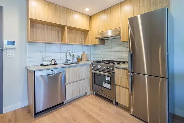 Rented by E Realty International Corp | media 1