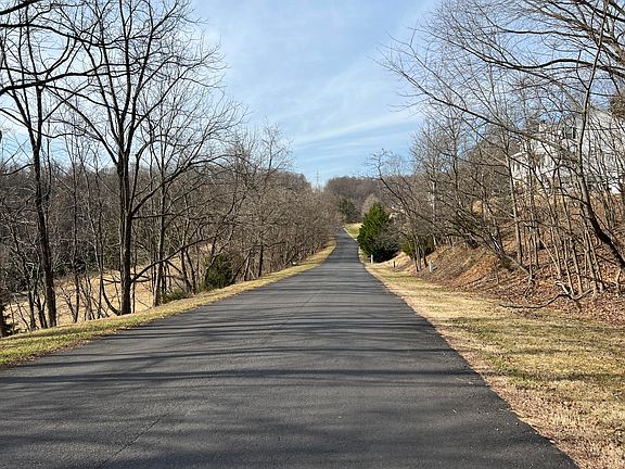 3rd image of 6933 Thomas Dr #9