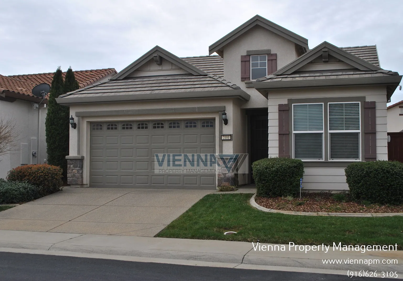 3 bed, 2.0 bath, 1795 sqft, $2,695 — Photo 2
