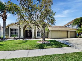 10223 Meadow Crossing Dr, Tampa, FL 33647