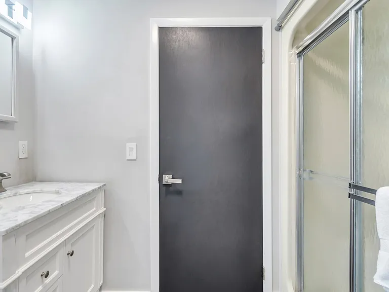 470 Windy Point Ln — Photo 27