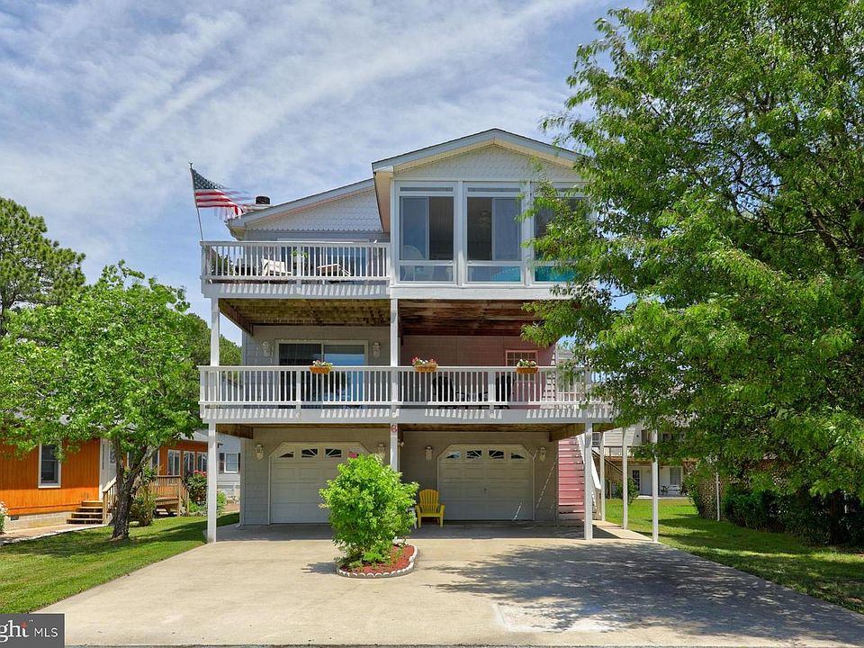 1st image of 6 Peterson Dr