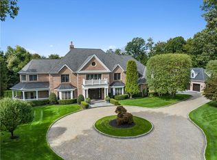 8 Hollow Ridge Rd, Armonk, NY 10504