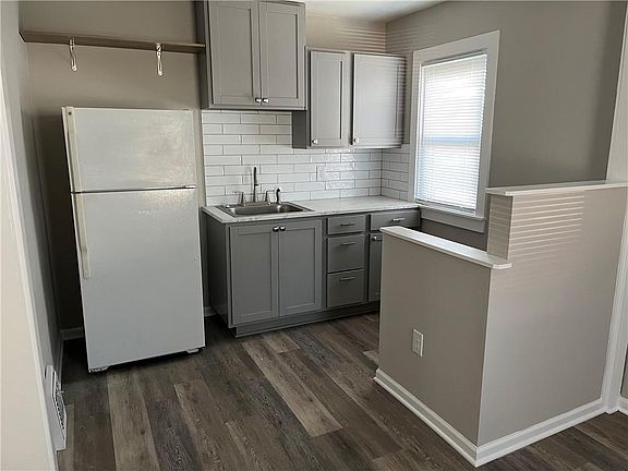 5th image of 11247 Highridge Dr