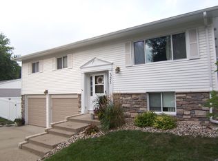 321 Eastern Ave S, Brookings, SD 57006