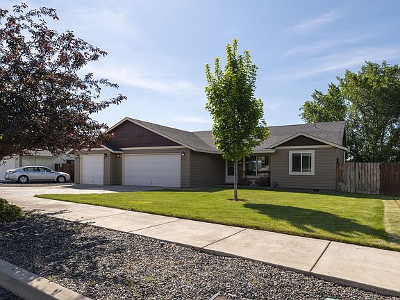 2nd image of 2474 NE Bobbi Pl