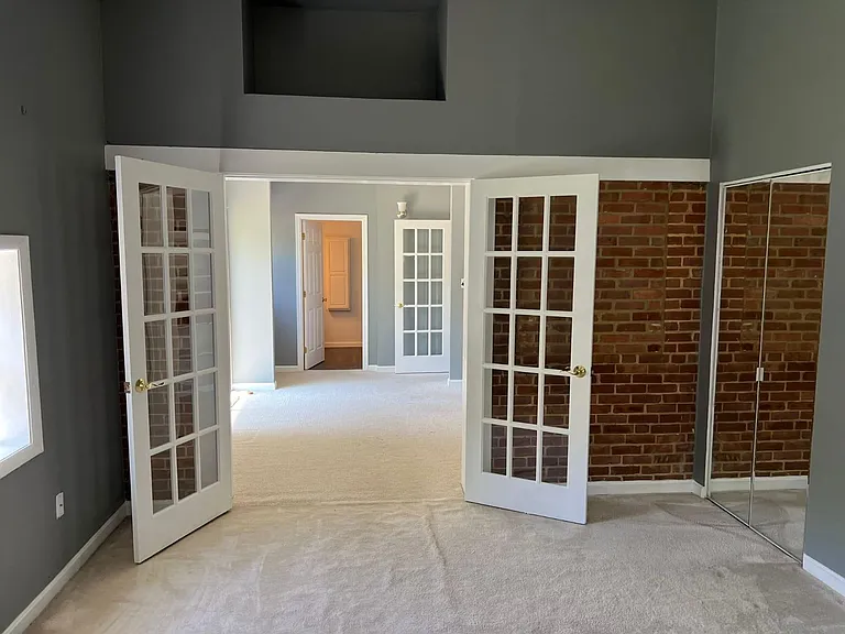219 Saint James Dr — Photo 14