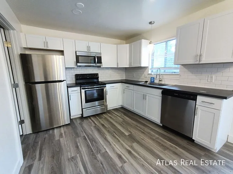 1129 W 650 North St — Photo 2