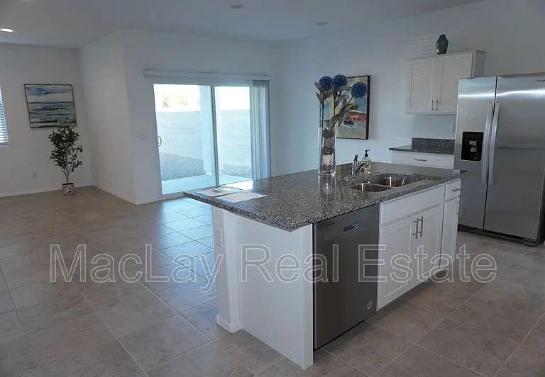 1164 W Chimes Tower Dr — Photo 4