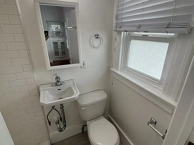 3811 E 4th St #5 — Photo 9