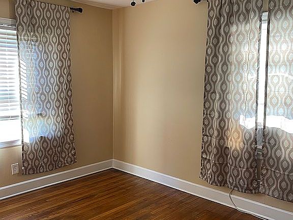 2nd image of 803 Oak Hill Dr APT 1
