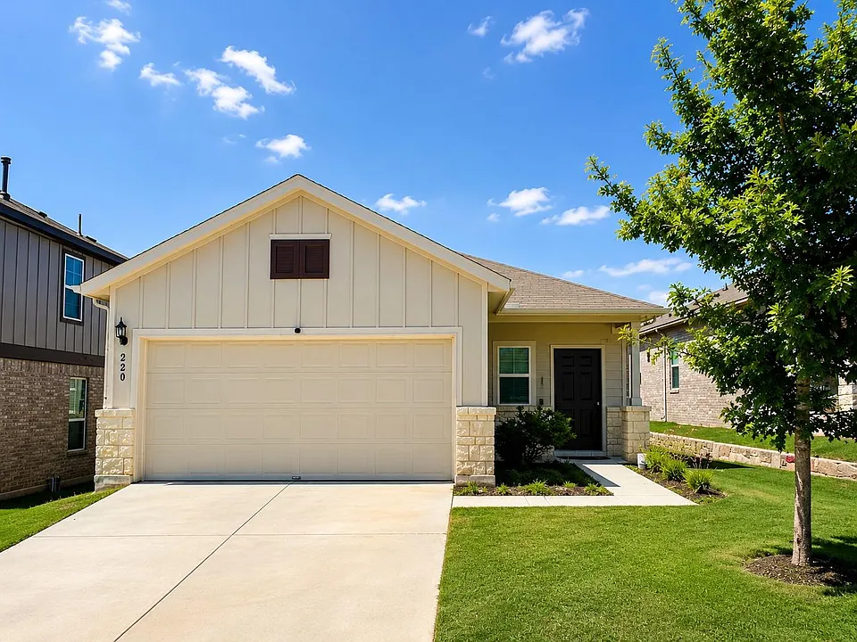 220 Pepperbark Loop