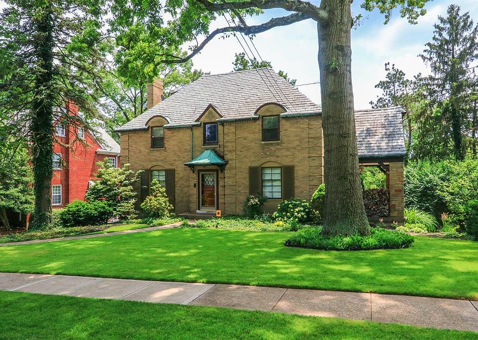 1st image of 2621 Fleetwood Ave