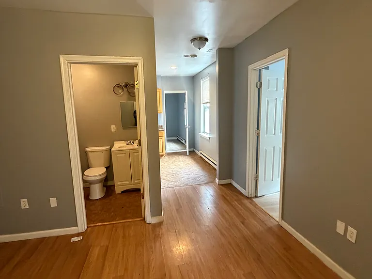 3501 N 22nd St #1-R — Photo 5