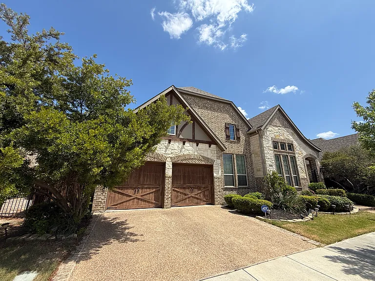 1101 Prairie Ridge Ln — Photo 2