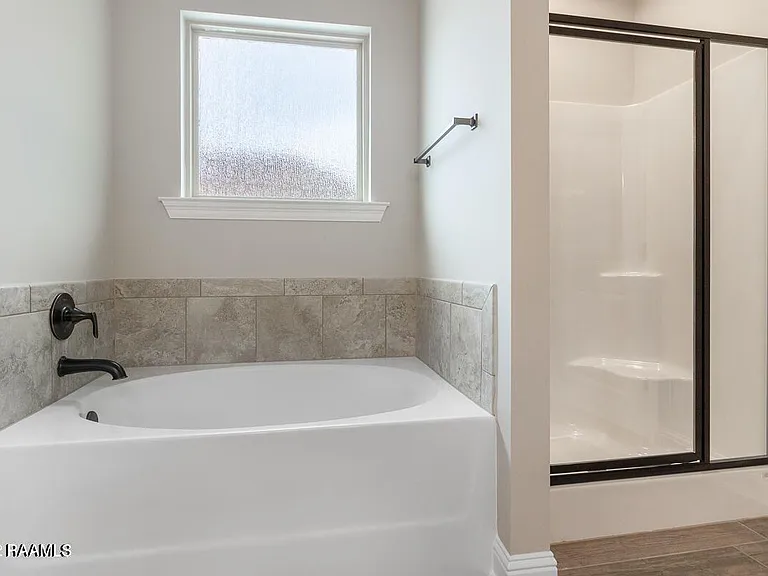 211 Sparrowhawk St — Photo 12