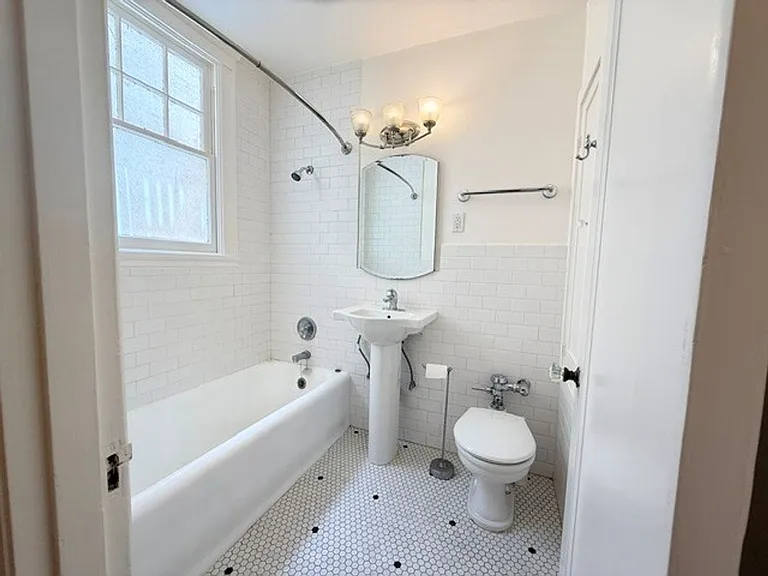 1245 California Street — Photo 12