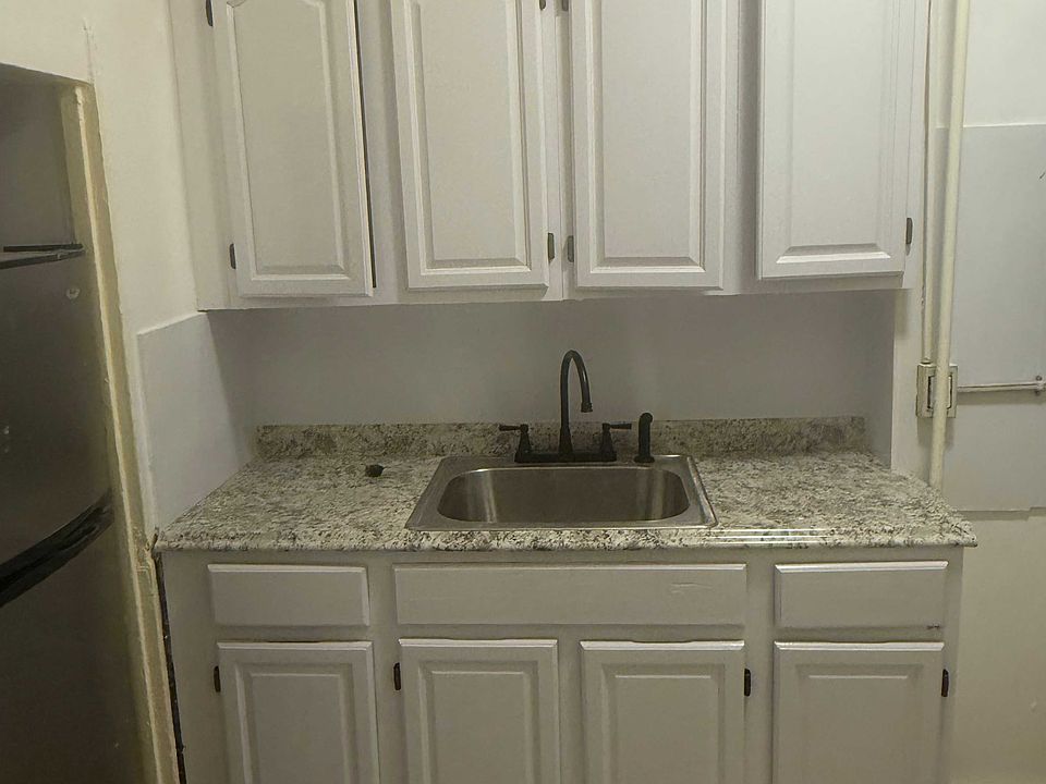 2nd image of 1591 E 48th St APT 1