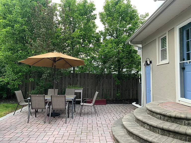 Drummond Ave — Photo 2