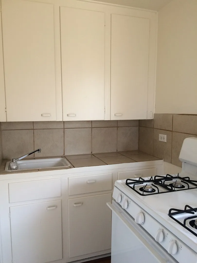 Great Price for Great location! — Photo 1