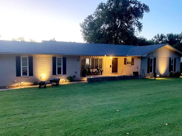 1600 Meadowbrook Dr, Ponca City, OK 74604