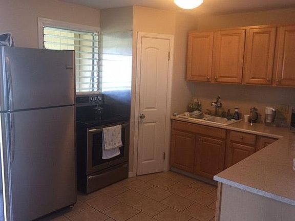Upgraded Kitchen with stainless appliances w/ walk in pantry