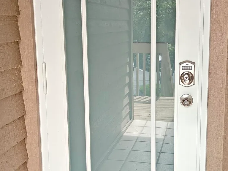 233 NE Edgewater Dr #203 — Photo 9