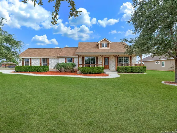 15819 Lake Breeze Dr, Lytle, TX 78052