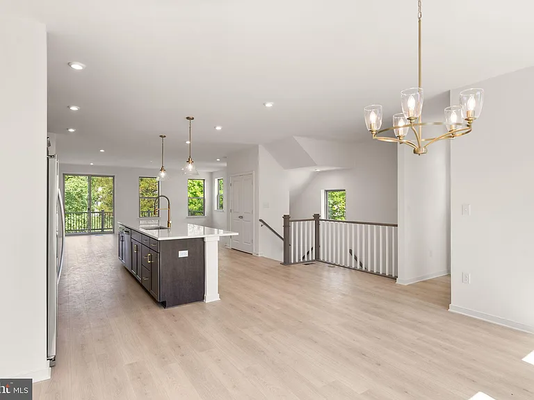 6230 Folly Ln — Photo 10
