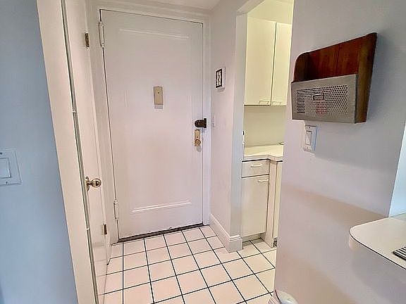 4th image of 17 N Chatsworth Ave APT 7D