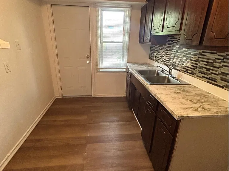 2034 Ewald Cir — Photo 7