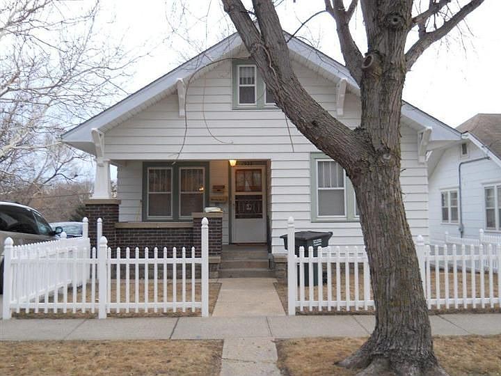 1st image of 1922 W 1st St