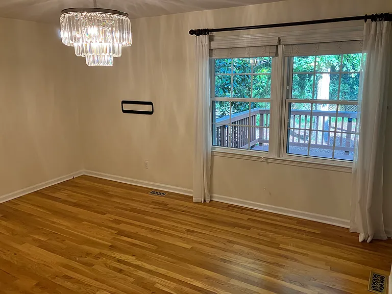 8709 Kenilworth Dr — Photo 21