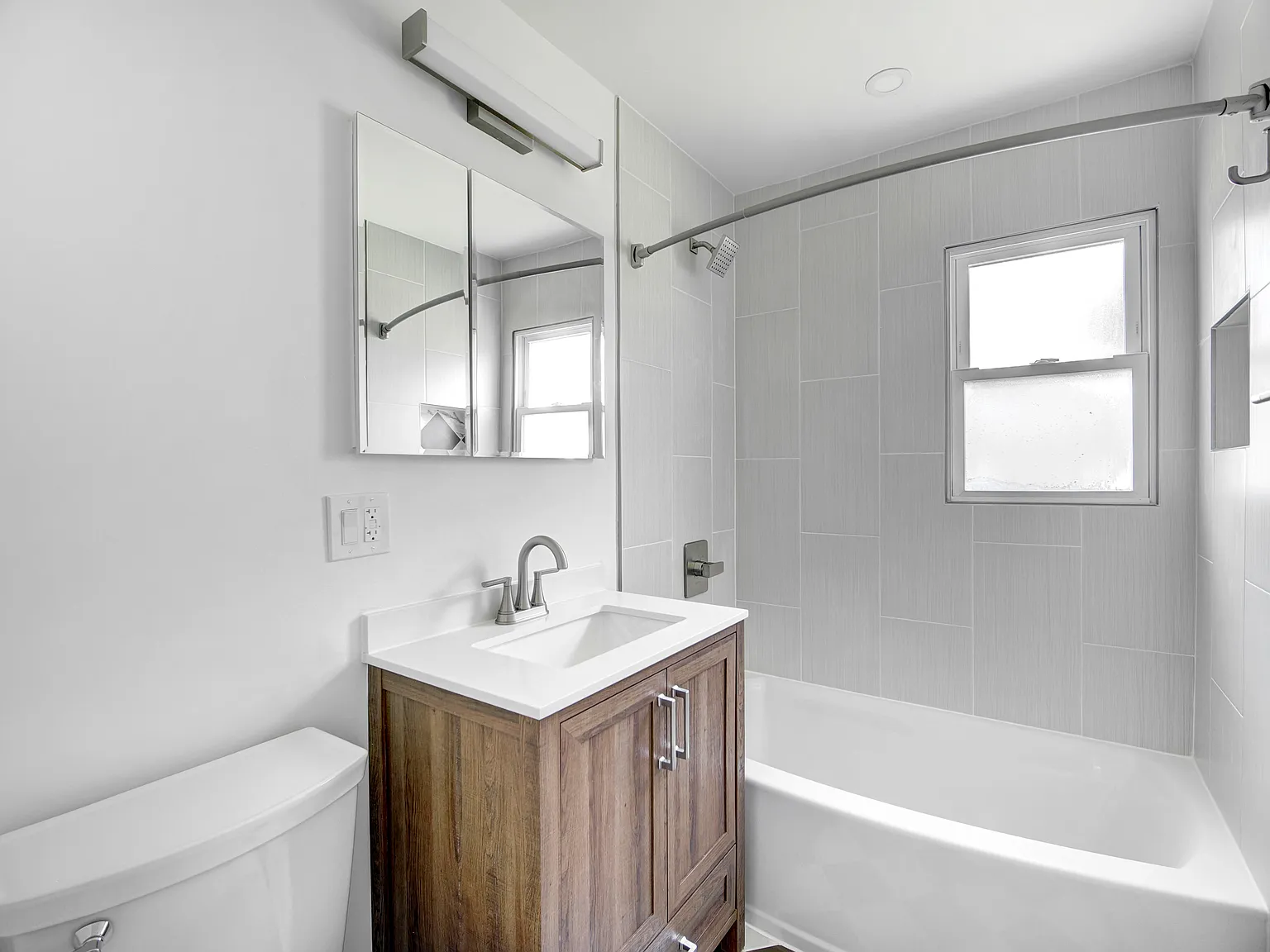 3 bed, 1100 sqft, $2,900 — Photo 4