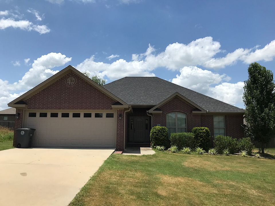 1st image of 601 Samuel Loyce Dr