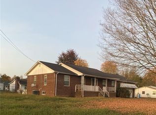 201 Oklahoma Ave, Poca, WV 25159