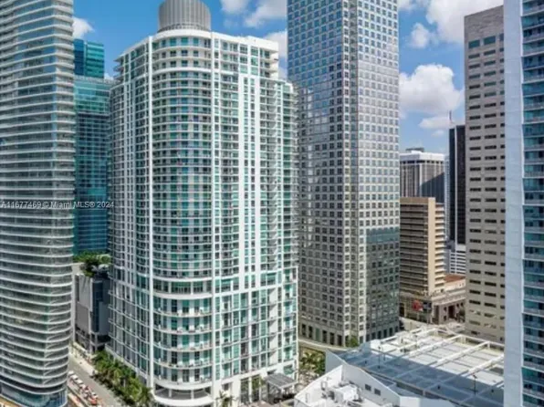 300 S Biscayne Blvd #T-3516, Miami, FL 33131