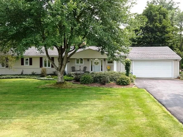 11957 Bell Rd, Newbury, OH 44065