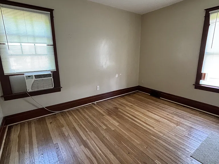 1130 Willow Ave #2 — Photo 4