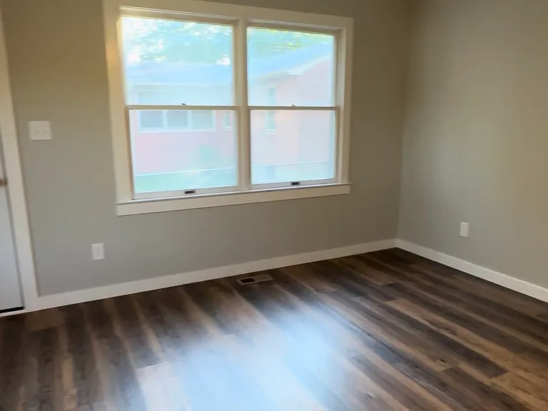 220 Chestnut St — Photo 3