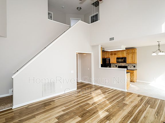 4th image of 11311 Wagonford Ln